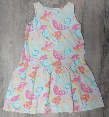 Šaty v pastelových farbách, 140