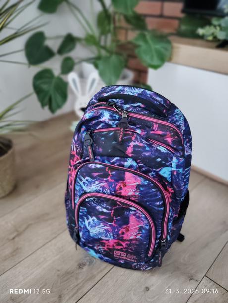 Dievčenský školský batoh, 