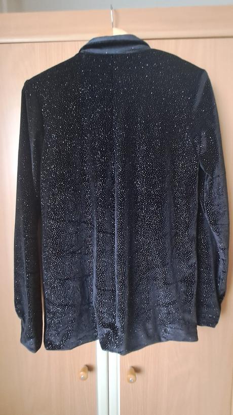 Čierne trblietavé sako, 38