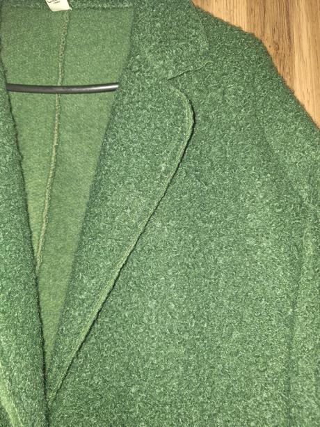 Olivový kabát, l