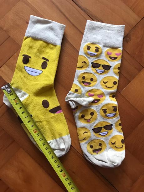 2 páry farebných ponožiek - smajlík, jablko, 38