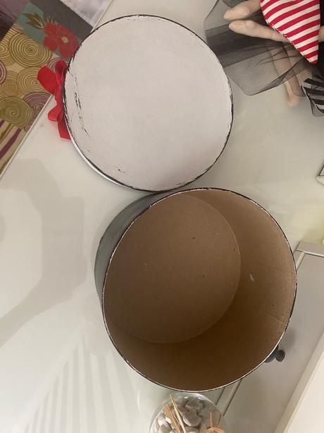 Krabička s mašľou,