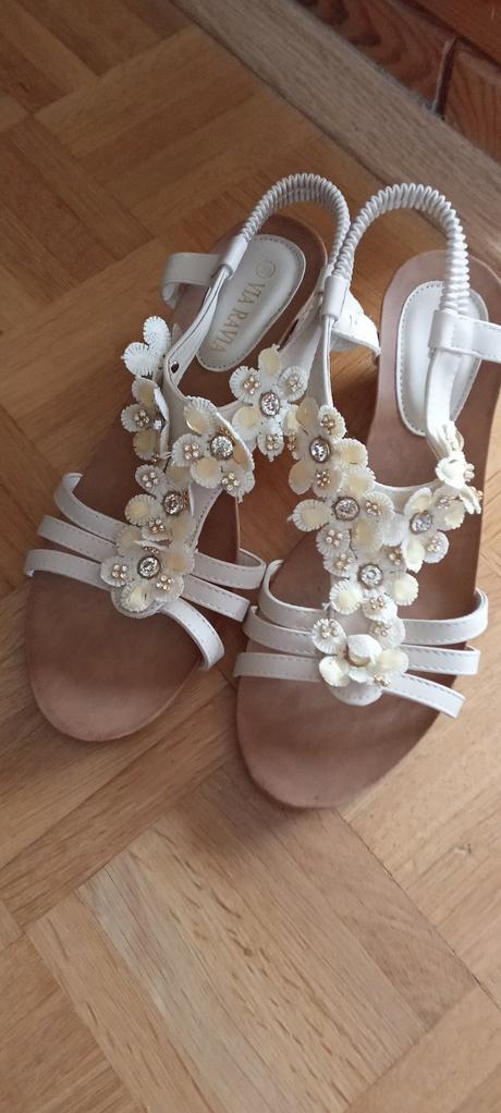 Koralové sandálky, 39