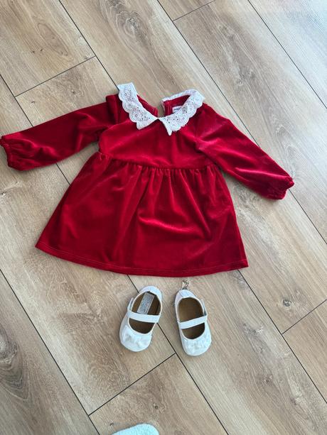 Vianočné šaty s sandalkymi, 74