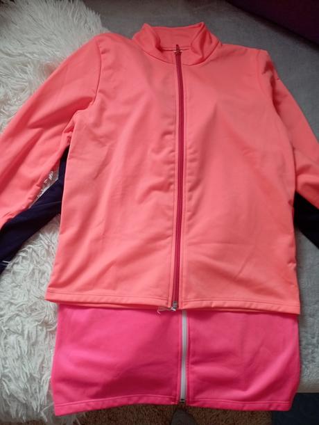 Predám zachovalé mikiny, 134