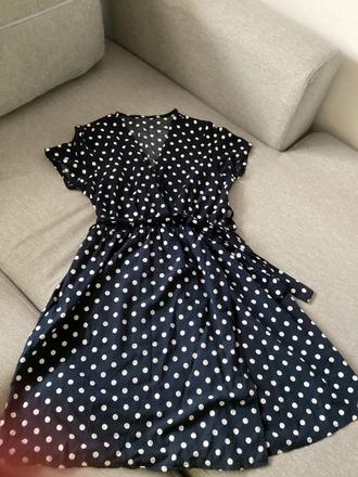 Krásne letné bodkované šaty, s