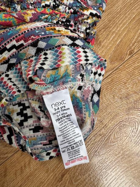 Next overal, next,104