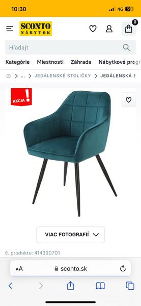 Ako vybrať stoličky k béžovému gauču a zlatým stenám?