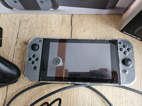 Nintendo switch + prislusentvo, 