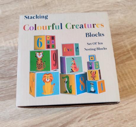 Škatuľková veža colourful creatures, 