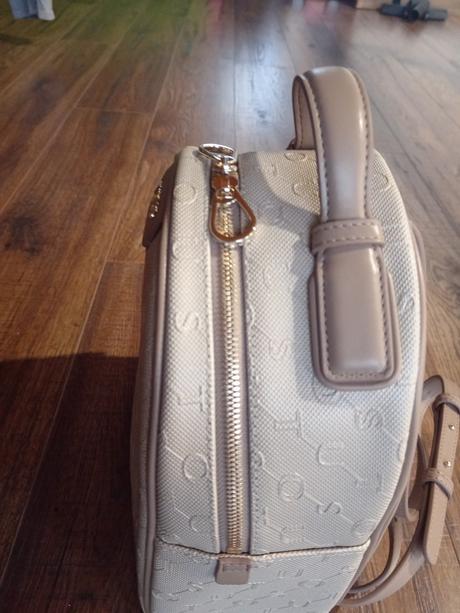 Kabelka, ruksak, tous