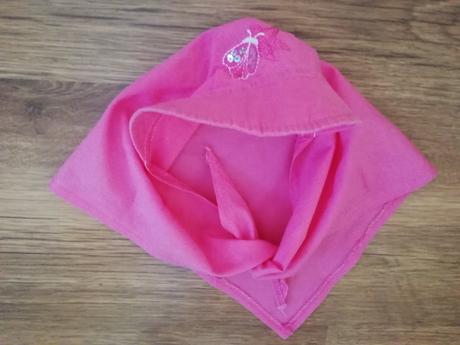 Šatka so šiltom, veľkosť 80 a viac, 80