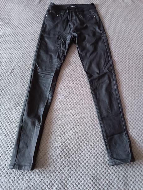 Kožené nohavice, 26