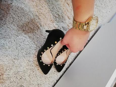 Čierne lodičky, 37