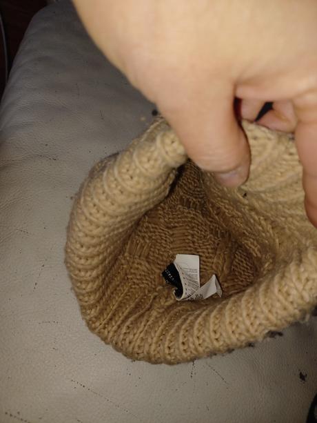 Čiapka s brmbolcom,