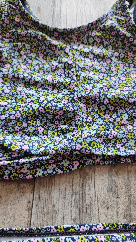 Kvetinové plavky, takko,134