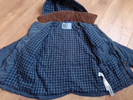 Tmavomodra vetrovka 116, 116