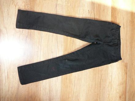 Dievcenske jeginsy, 134