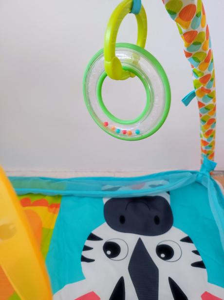 Hrazdička na hranie + hračky, 