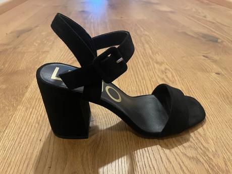 Predám úplne nove sandále liu jo, liu jo,40