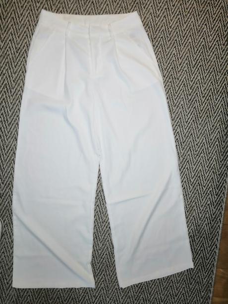 Biele široké nohavice, s