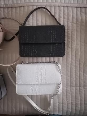 Kabelka čierna/biela crossbody, sinsay