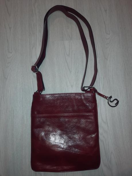 Kožená crossbody kabelka, 