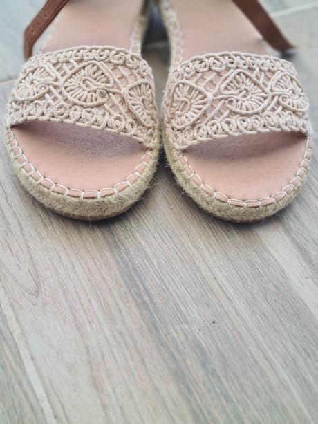 Sandalky, graceland,38