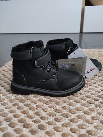 Krásne nepremokavé zateplené topánky, 28