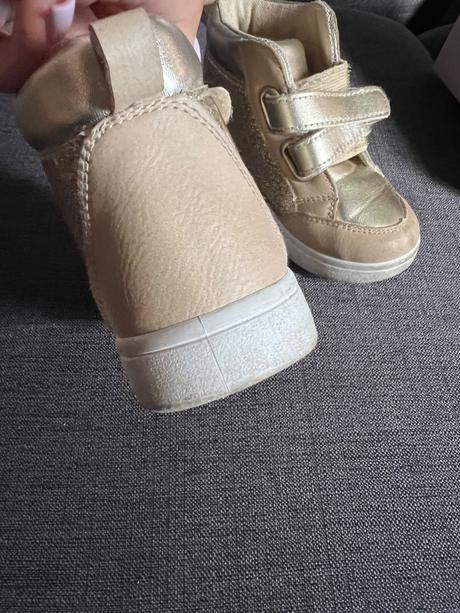 Topanky suchy zips, 23