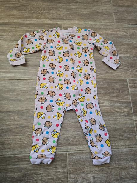 Pyžamový overal č.86, 86