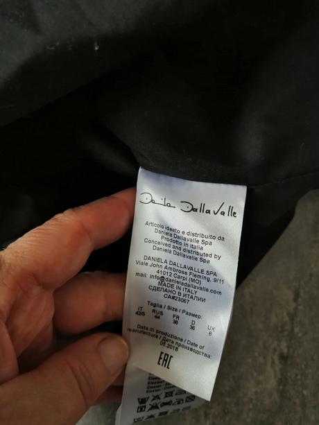 Dizajnérske čierne šaty danieladallavalle, vs, s