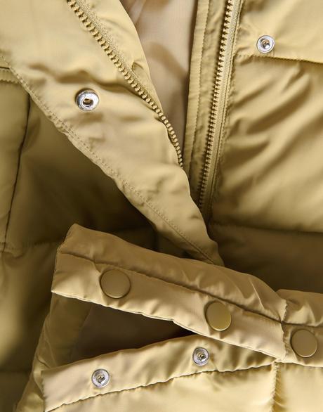 Dlhá bunda, reserved,158