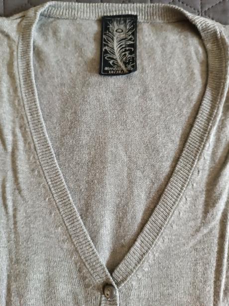 Sivý svetrík, atmosphere,38