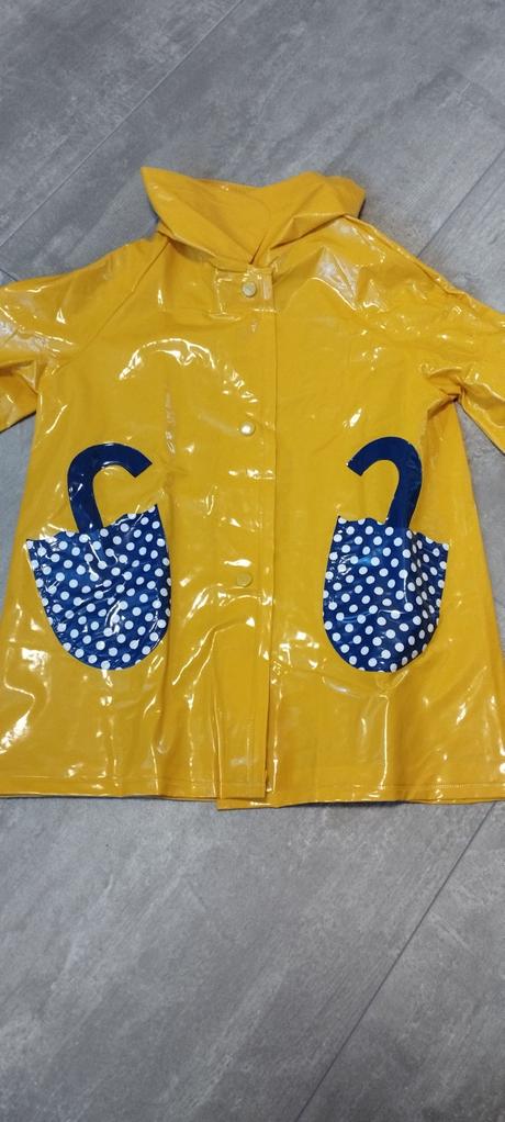 Prší plášť a gumáky, 98