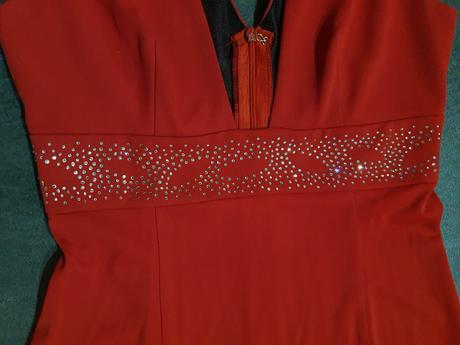 Spoločenské šaty s kamienkami, s