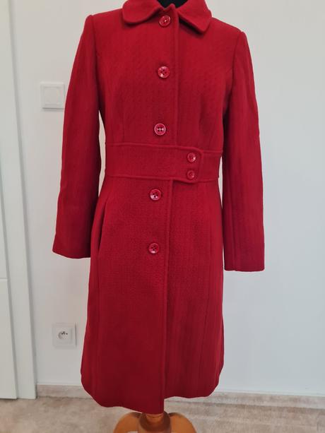 Kvalitný vlneny kabat kvalitnej znacky, s