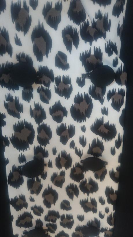 Zľava - dámsky elegantný kostým, 46