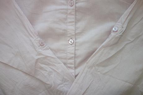 Bledofialová košeľa, 36