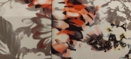 Kvetinové šaty značky boohoo, <50