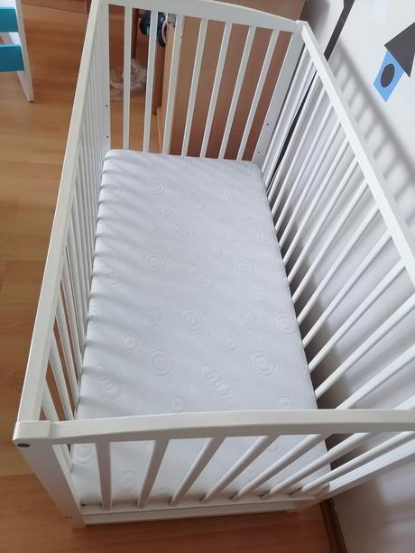 Biela postielka s úložným priestorom + matrac, šírka (cm): 60,dĺžka (cm): 120