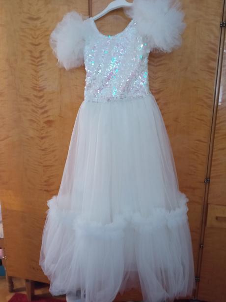 Šaty na 1- sväté prijímanie alebo svadbu, 140