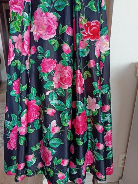 Spoločenské šaty, 40