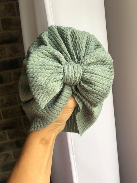 Turban, čiapka s mašľou, 74