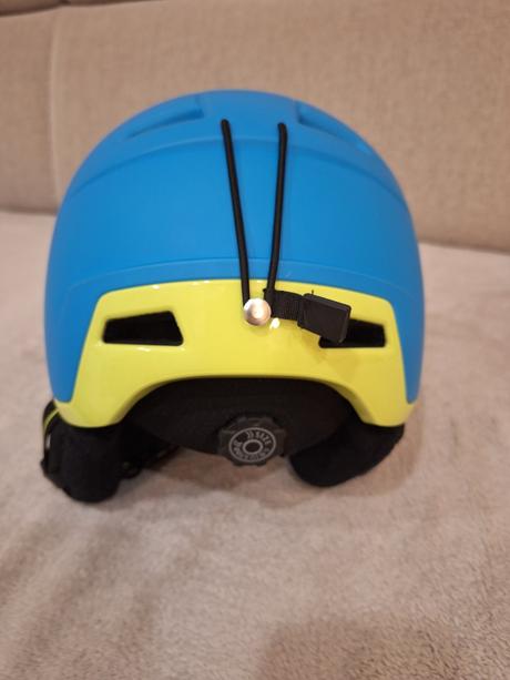 Lyžiarska prilba, s