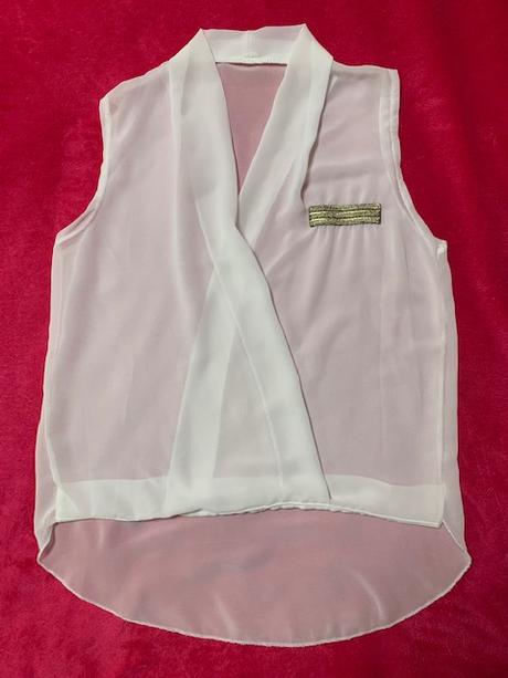 Tenučká blúzka bez rukávov so zlatou ozdobou, l / m