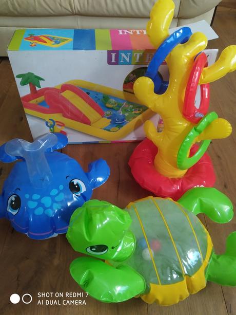 Hračky do bazénu, 