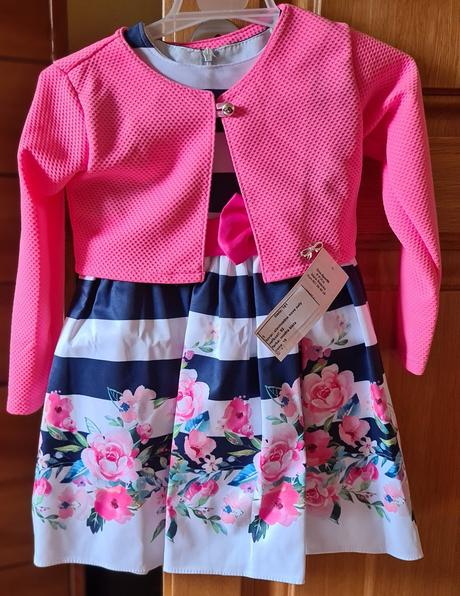 Krásne slávnostné šaty, 92