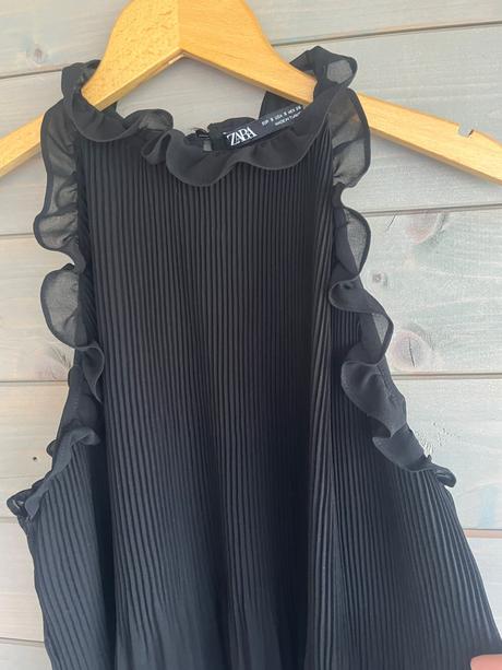 Luxusný čierny plisovaný top, zara,s