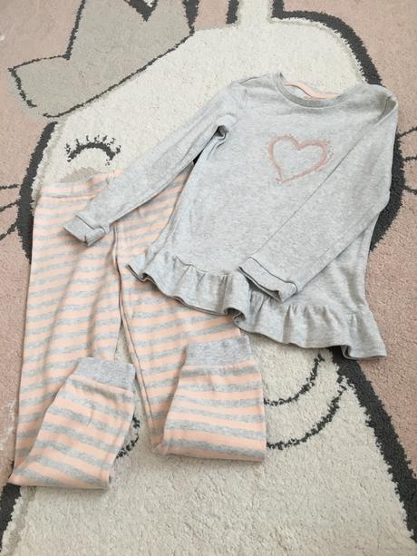 Pyzamko/domaci ubor 110/116, tchibo,110